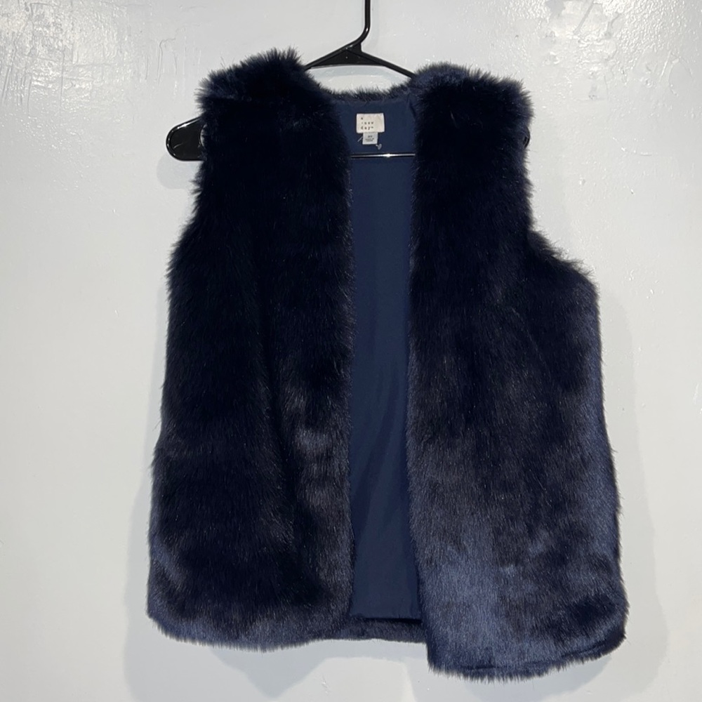 A new Day navy fur vest, size xs